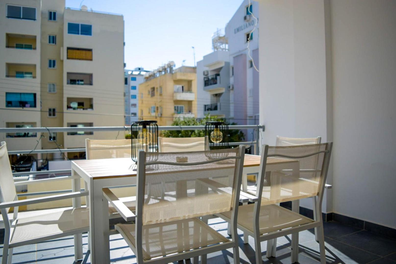 Coastal Getaway Apartment Larnaca Exterior photo